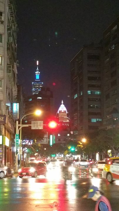 Taipei 101 in rain